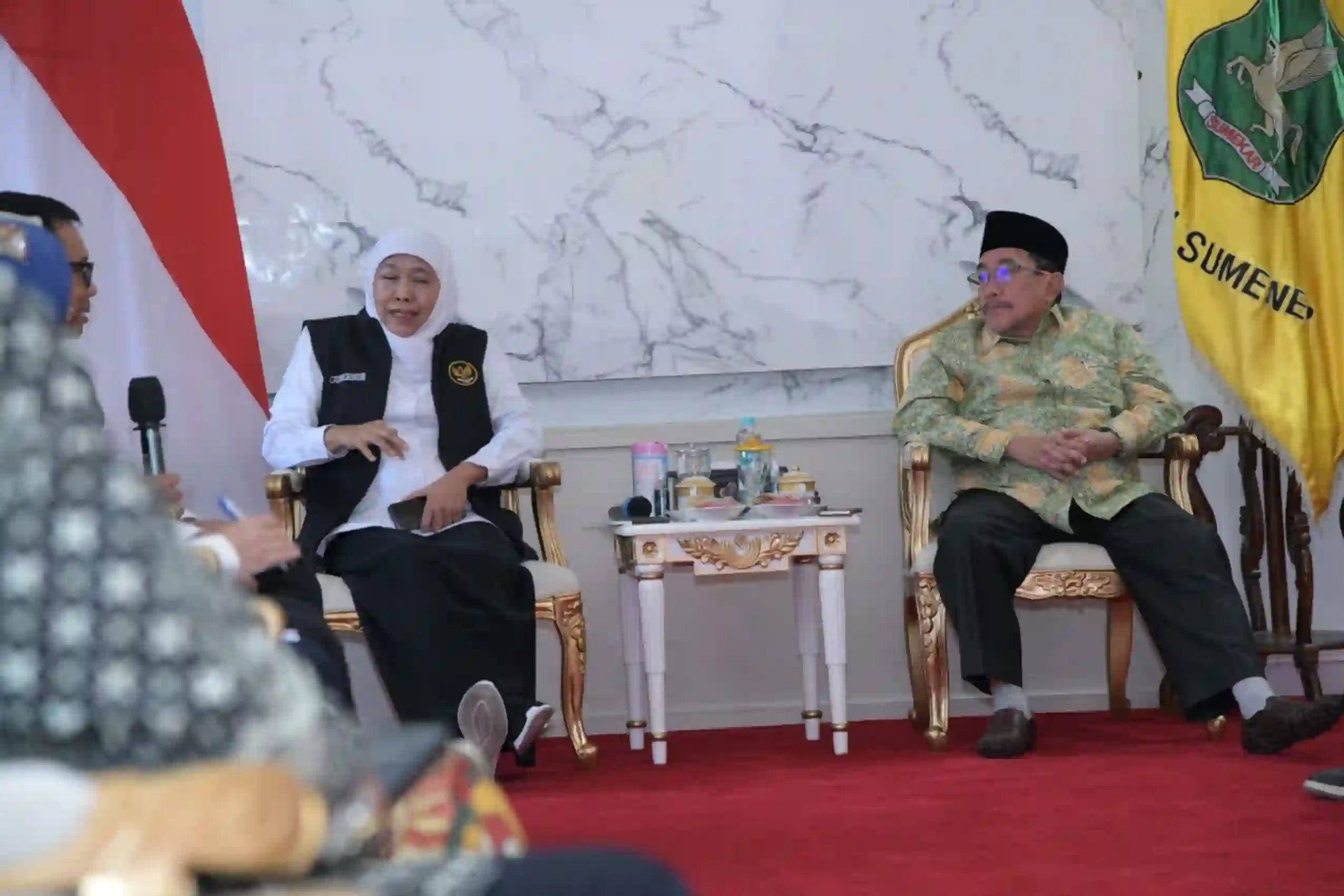 Gubernur Jawa Timur Khofifah Indar Parawansa mengecek langsung penanganan kasus campak di Sumenep, Sabtu (23_8). (Ist)