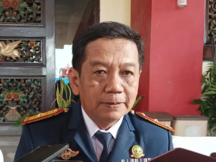 Kepala Dinas Perumahan Rakyat, Kawasan Permukiman, dan Perhubungan (Disperkimhub) Sumenep, Yayak Nurwahyudi. (Foto KM-05)