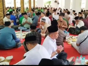 Pemkab Sumenep menggelar Doa Bersama untuk Keselamatan Negeri di Pendopo Agung Keraton setempat, Selasa (02_09). (KM-06)