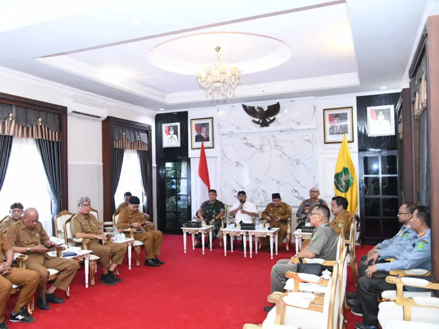 Pemkab Sumenep menggelar rakor percepatan pengefektifan kembali siskamling di rumah dinas bupati setempat, Selasa (23/09). (Ist)