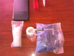 Sejumlah barang bukti yang disita dari AI, warga Desa/Kecamatan Sapeken yang diduga pengedar sabu. (Ist)