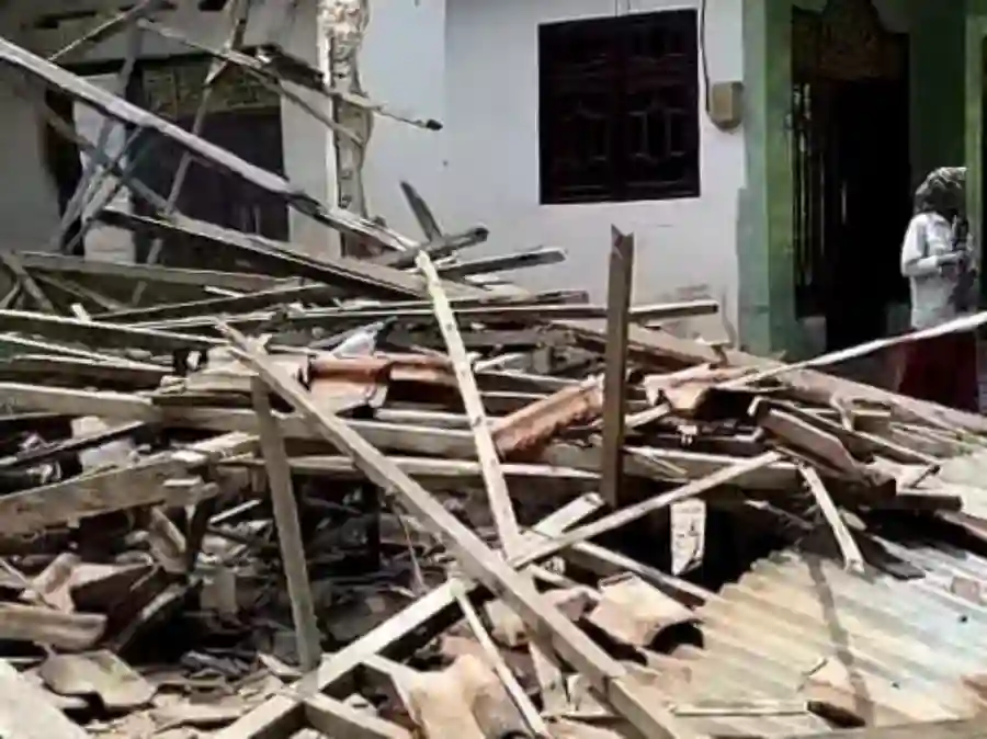 Salah satu rumah di Kecamatan Gayam, Pulau Sapudi, Sumenep, yang mengalami kerusakan akibat gempa. (Ist)