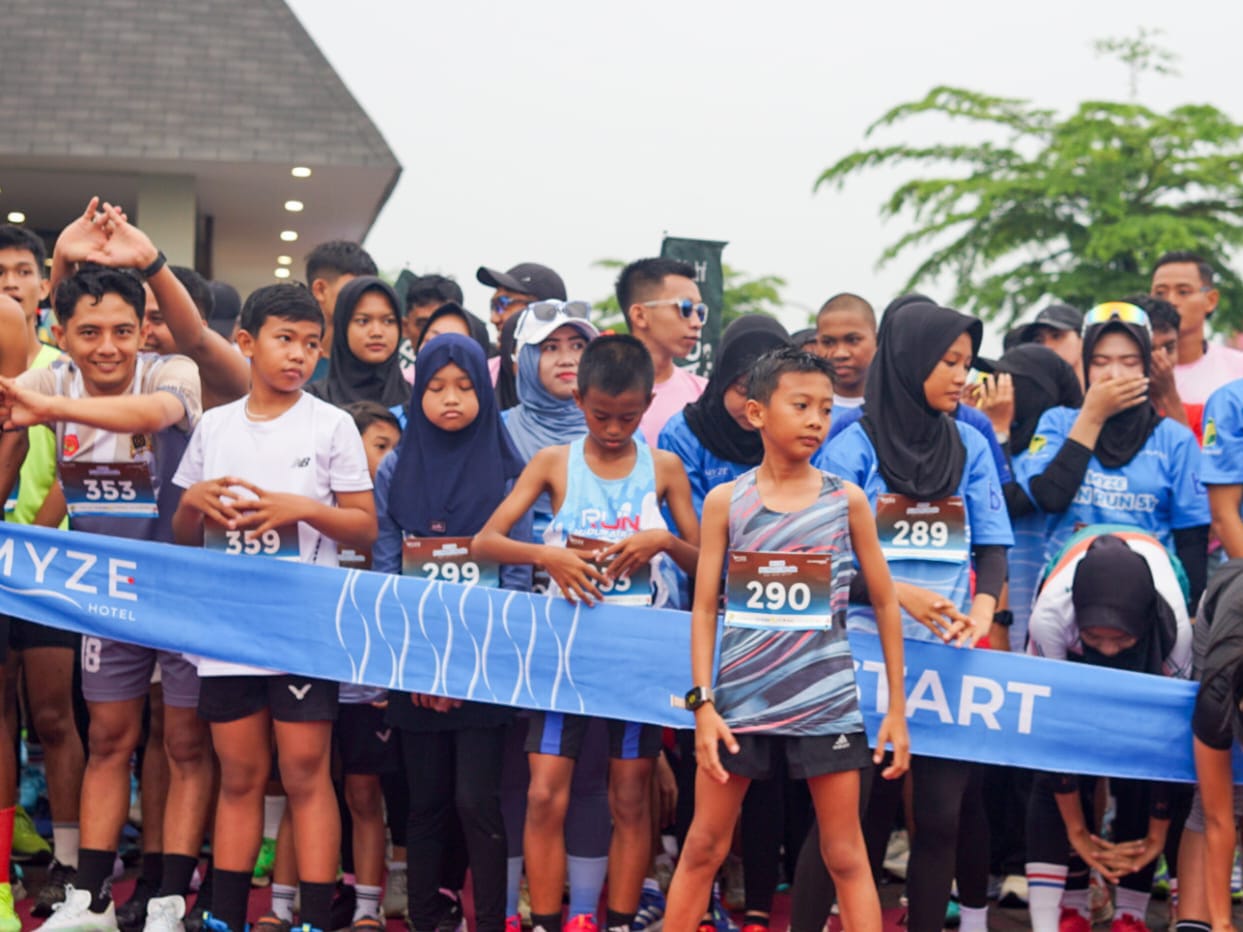 Ratusan pelari ikuti "Myze Fun Run" di Sumene pelari ikuti "Myze Fun Run" di Sumene
