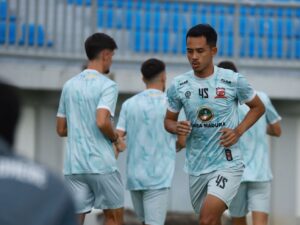 Pemain Madura United menjalani "official training" di Stadion Gelora Madura Ratu Pamelingan, Pamekasan, Jumat (9/1). (Ist)